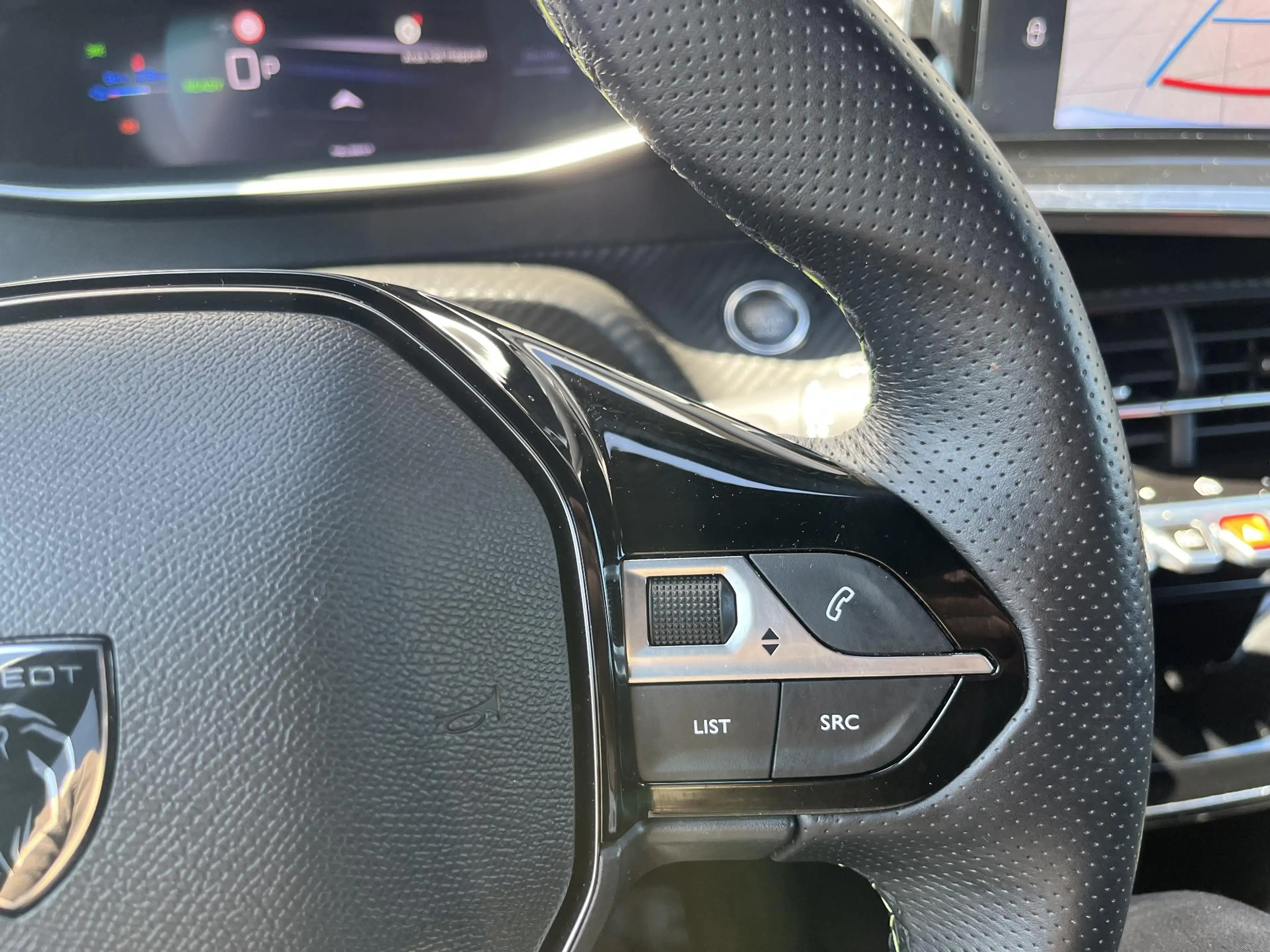 Peugeot e-2008 EV GT 54 kWh | Adaptive Cruise Control | Camera | — photo 15