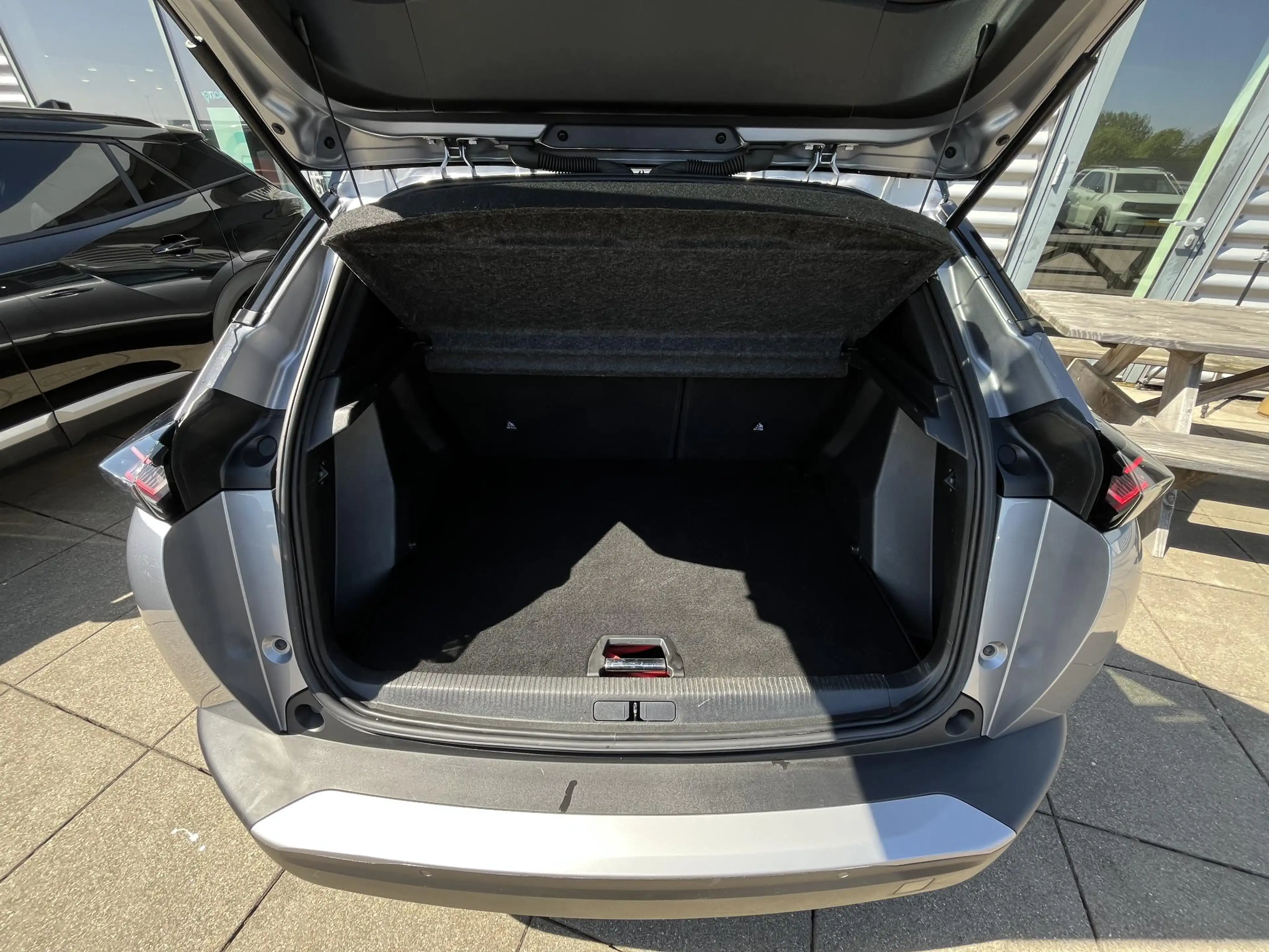 Peugeot e-2008 EV GT 54 kWh | Adaptive Cruise Control | Camera | — photo 14