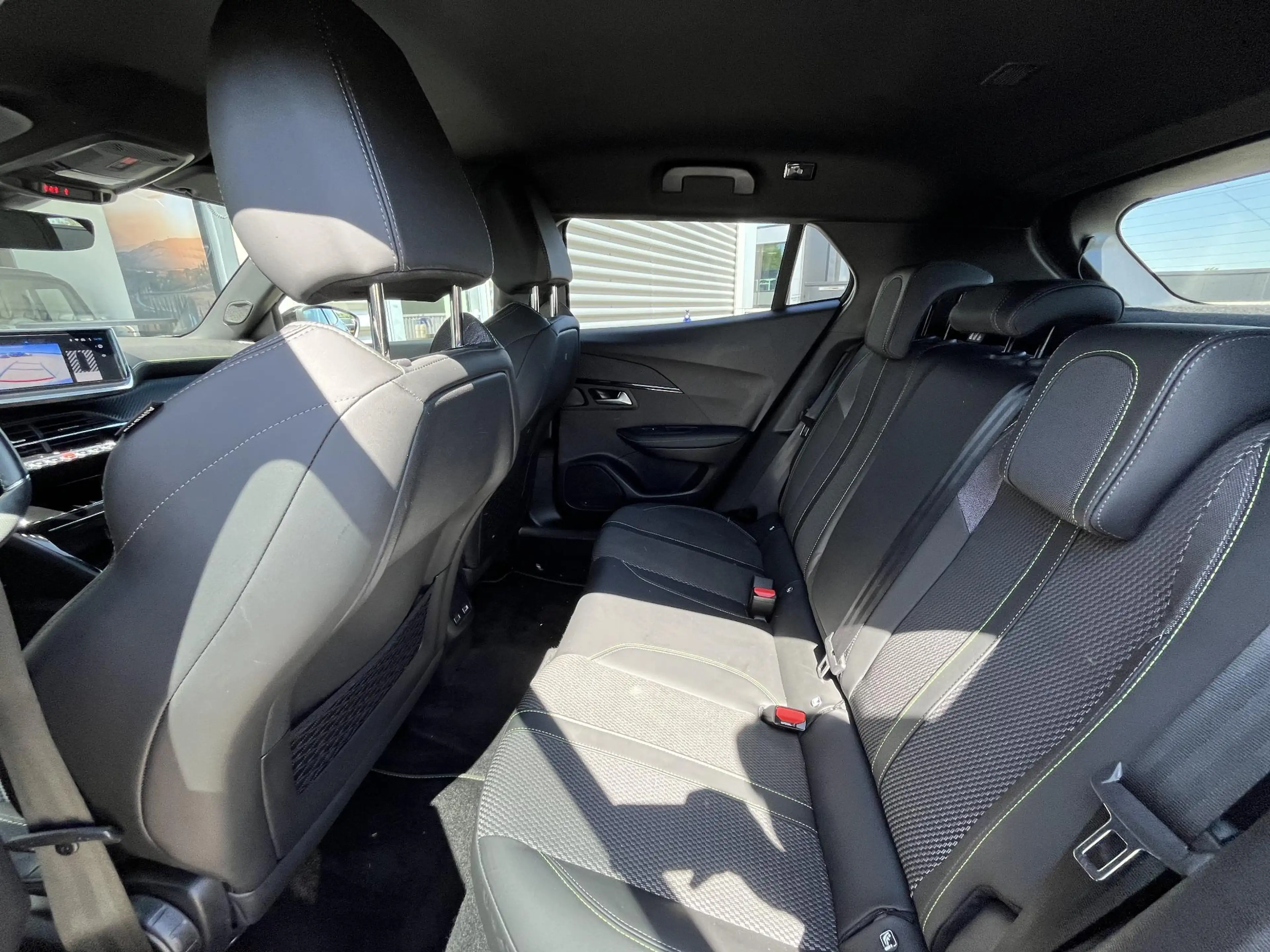 Peugeot e-2008 EV GT 54 kWh | Adaptive Cruise Control | Camera | — photo 13