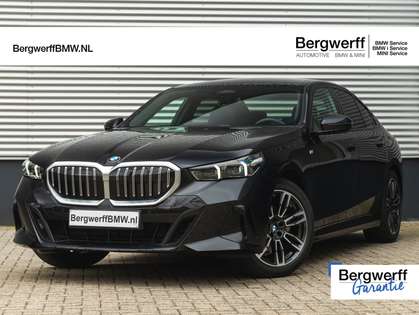 BMW 520 5-serie 520i M-Sport - Pano - Trekhaak - Driving A