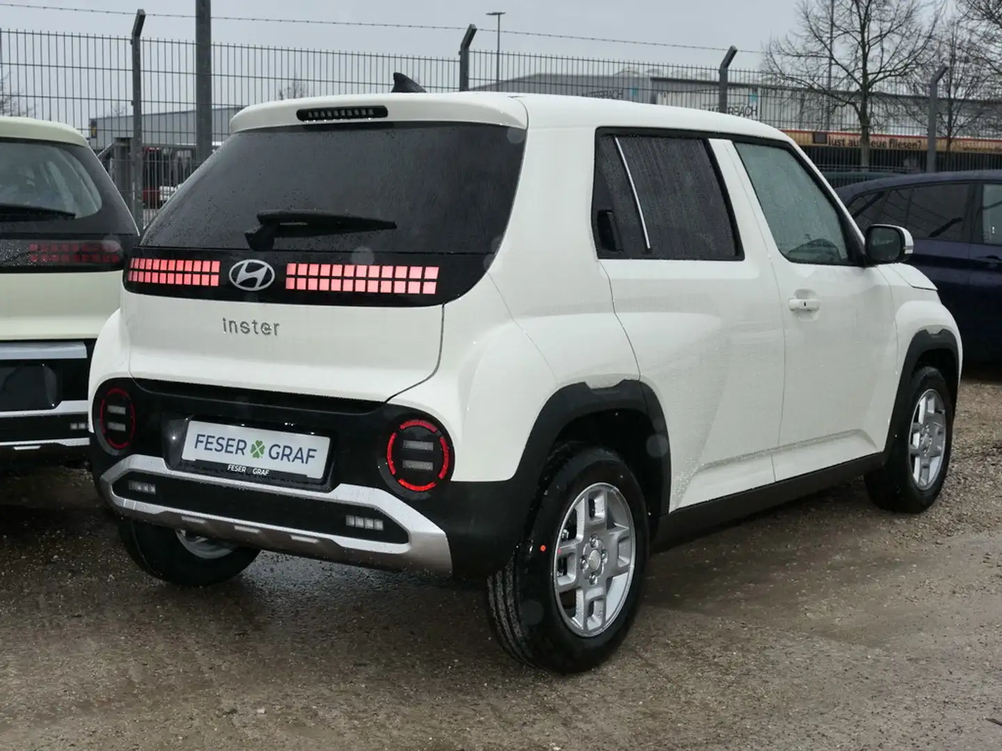 Hyundai Inster TREND NAVI SHZ LHZ CAM CARPLAY V2L Beige - 2