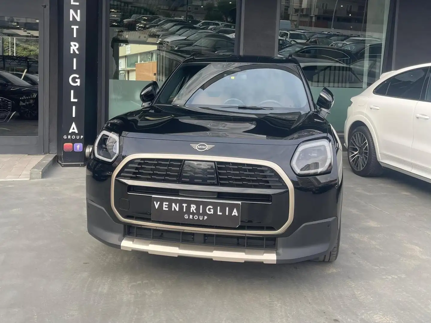 MINI Cooper D Countryman Mini Countryman U25 2.0 48V Favoured auto - 1