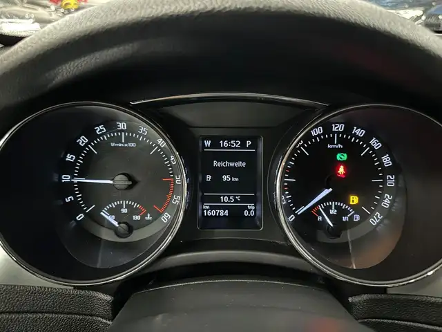 Skoda Superb view 10