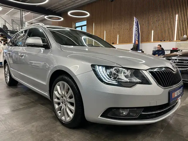 Skoda Superb view 4