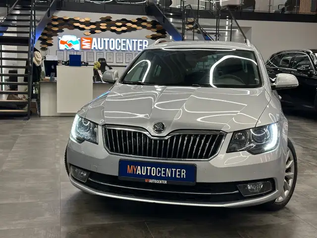 Skoda Superb main image