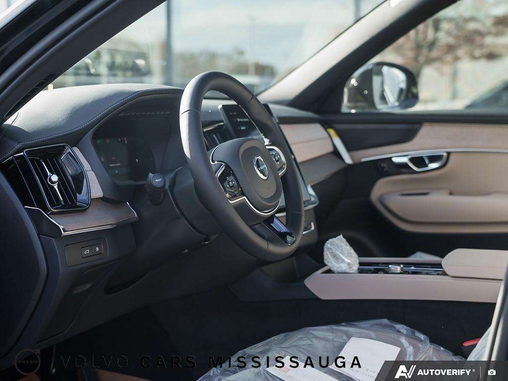 2026 Volvo XC90 T8 AWD Plus Dark Theme 7-Seater thumb 40