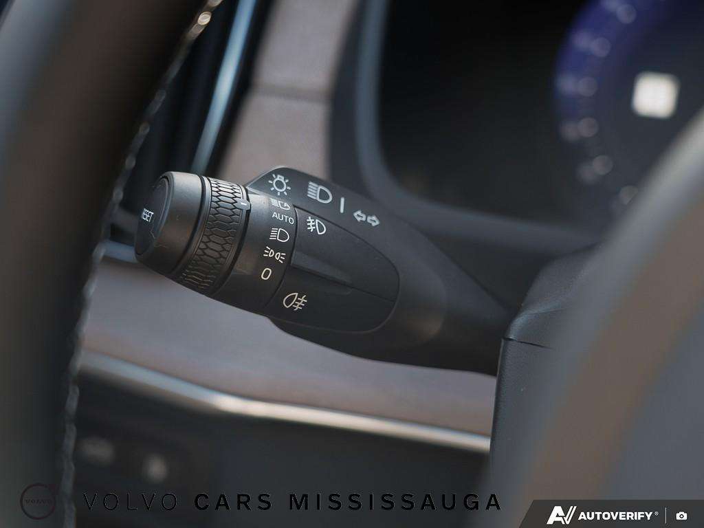 2026 Volvo XC90 T8 AWD Plus Dark Theme 7-Seater thumb 43
