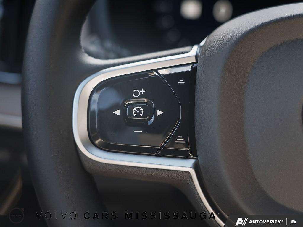 2026 Volvo XC90 T8 AWD Plus Dark Theme 7-Seater thumb 45