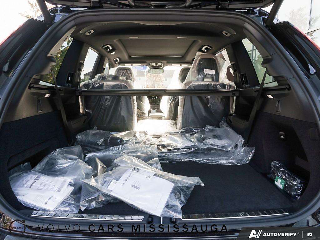 2026 Volvo XC90 T8 AWD Plus Dark Theme 7-Seater thumb 38