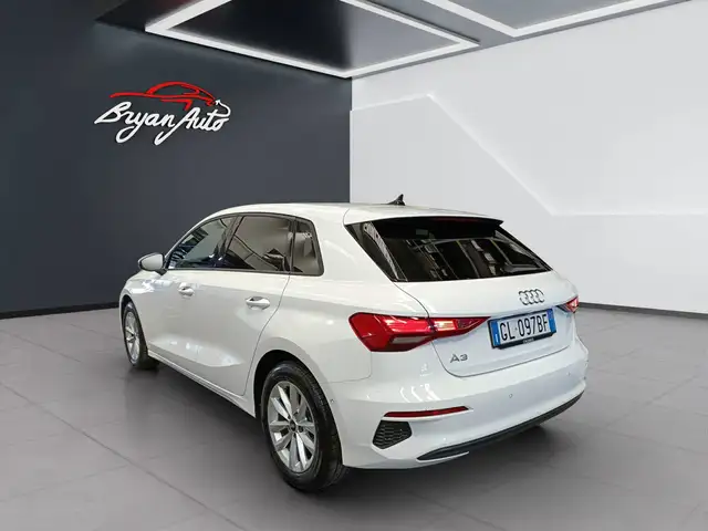 Audi A3 view 4
