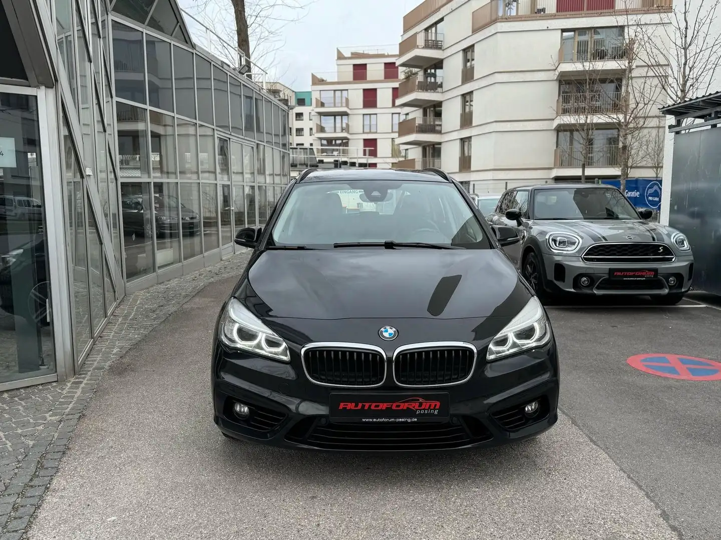 BMW 220 Baureihe 2 Gran Tourer 220 d xDrive Sport Zwart - 2