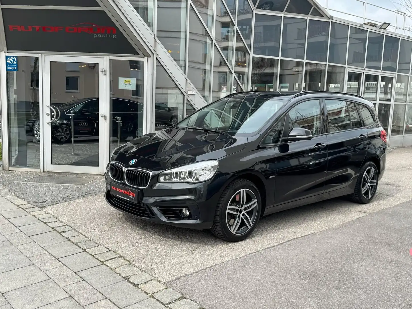 BMW 220 Baureihe 2 Gran Tourer 220 d xDrive Sport Zwart - 1