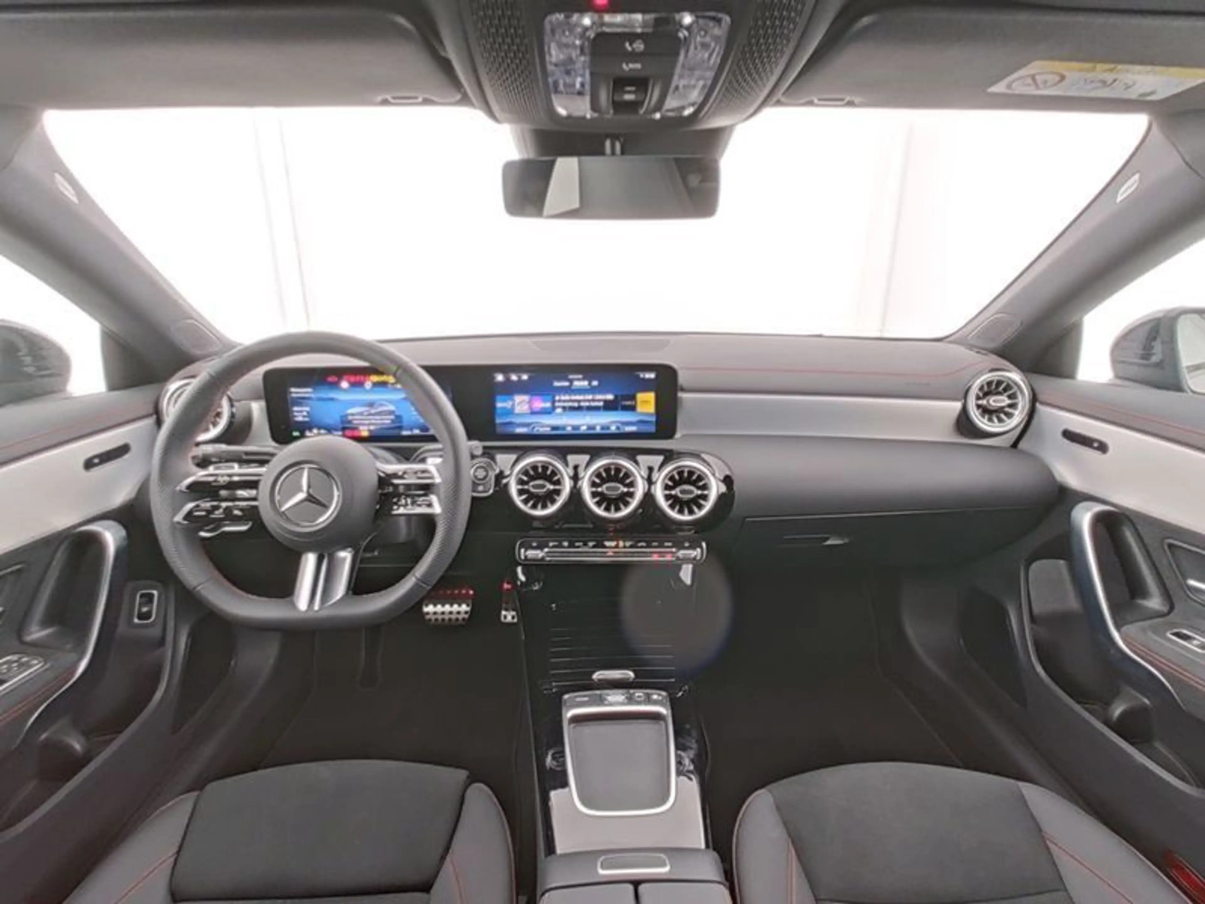 Mercedes-Benz CLA 200 AMG Premium Night Panorama Totwinkel 19" — photo 3