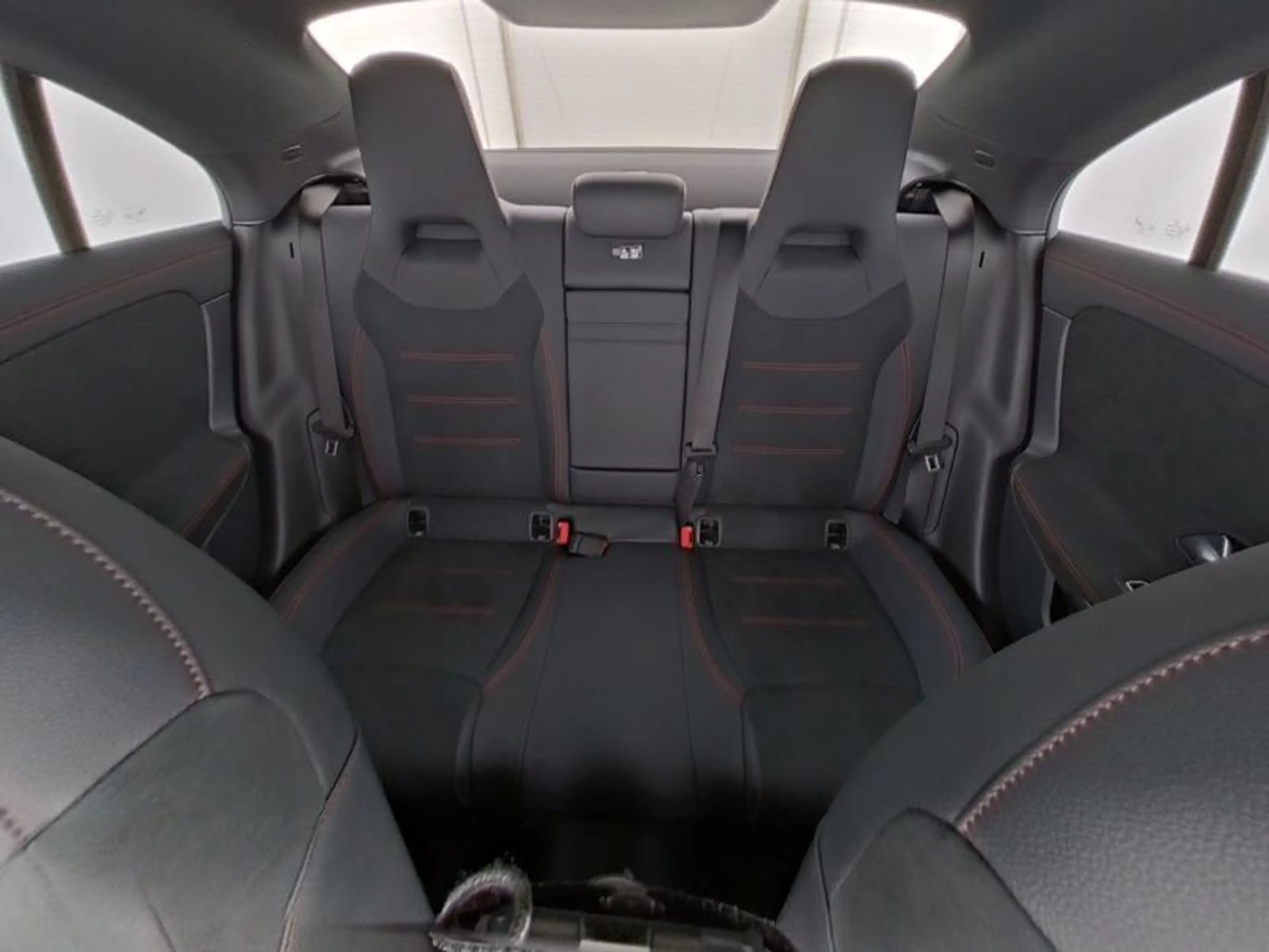 Mercedes-Benz CLA 200 AMG Premium Night Panorama Totwinkel 19" — photo 8