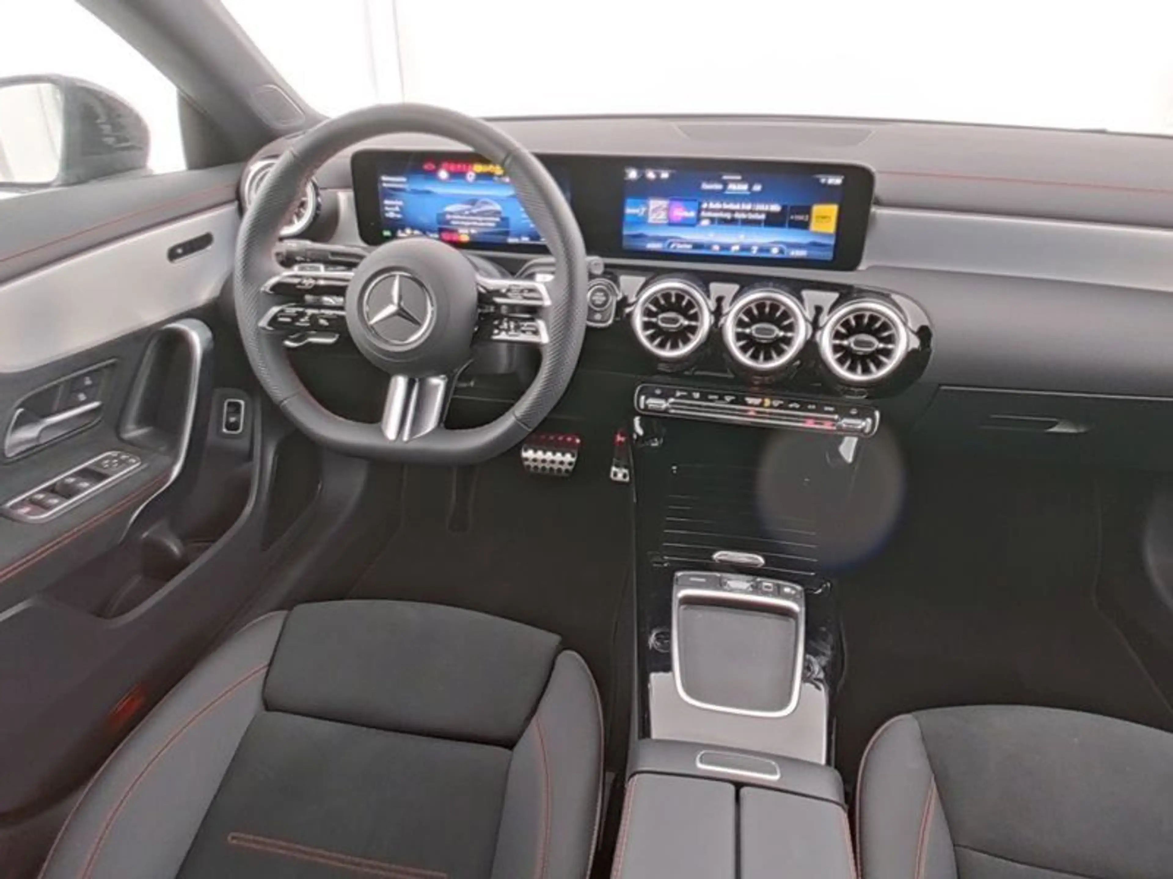 Mercedes-Benz CLA 200 AMG Premium Night Panorama Totwinkel 19" — photo 5