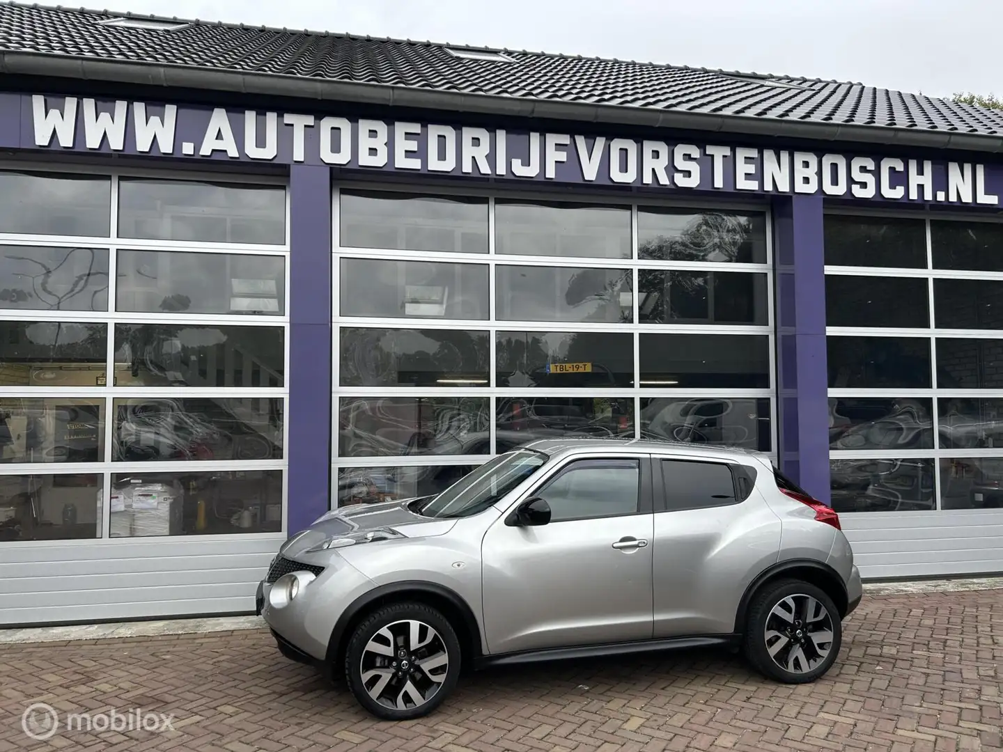 Nissan Juke 1.6 Connect Edition * NAVIGATIE * AIRCO * LM * Grau - 2