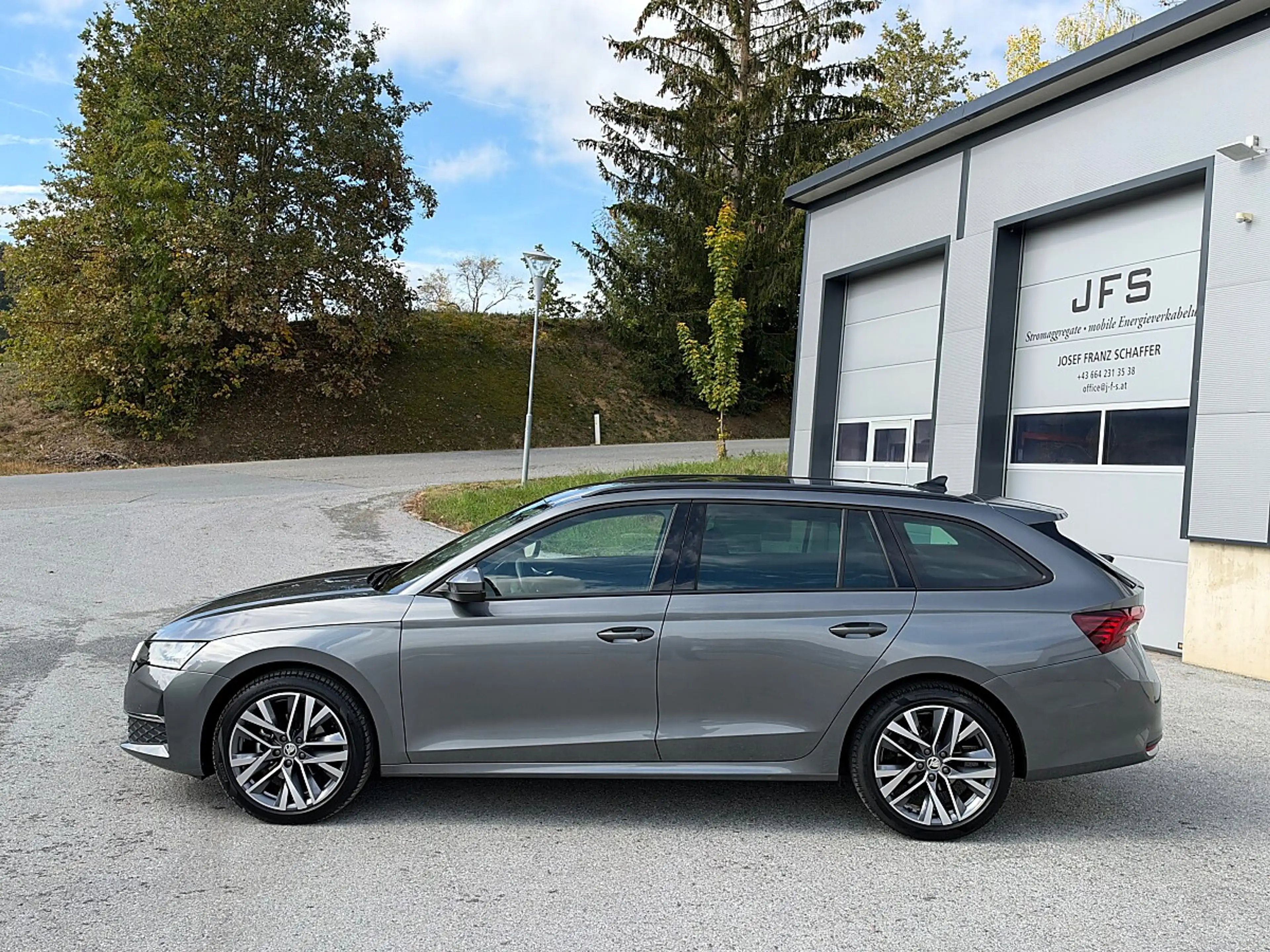 Skoda Octavia 2.0 TDI DPF Selection NEUES MODEL * Anhängerkup... — photo 8
