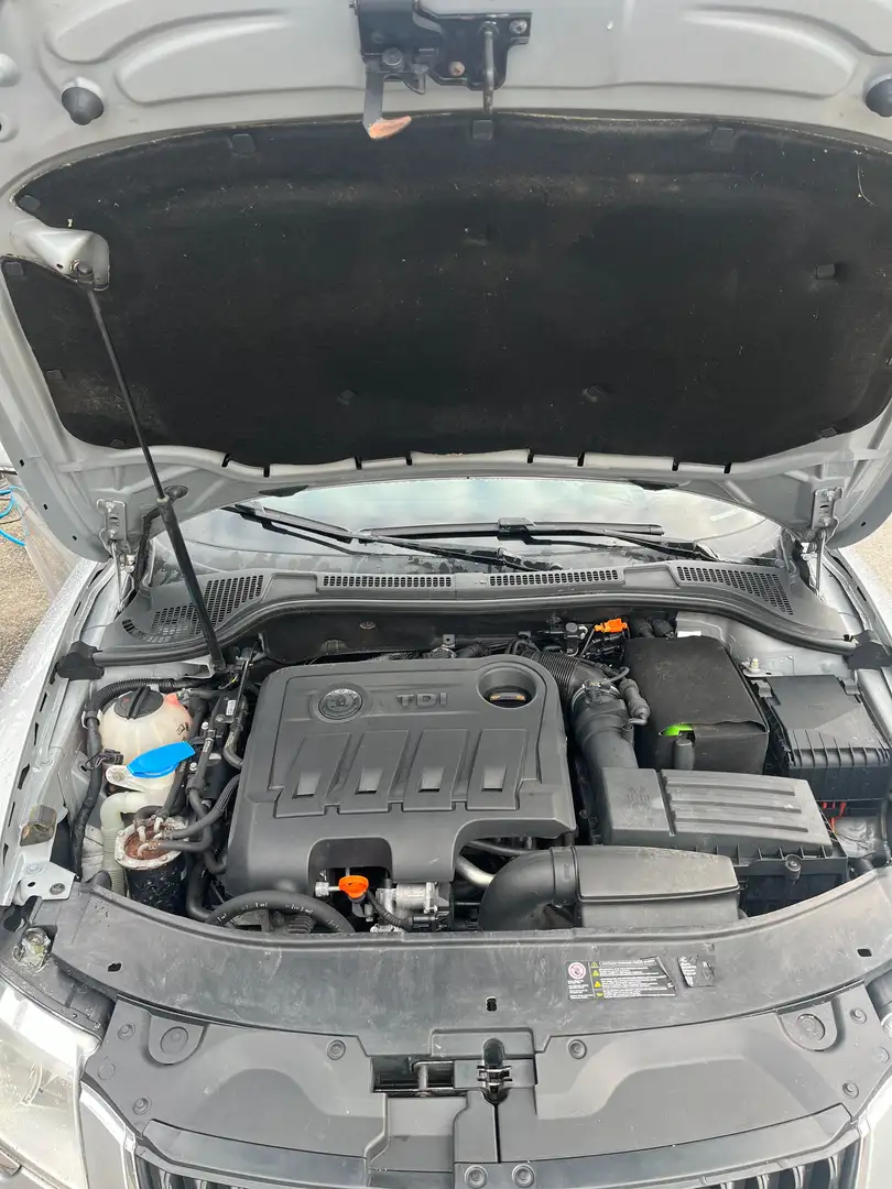 Skoda Superb Superb II Combi Diesel Combi 2.0 TDI Comfort Silber - 2