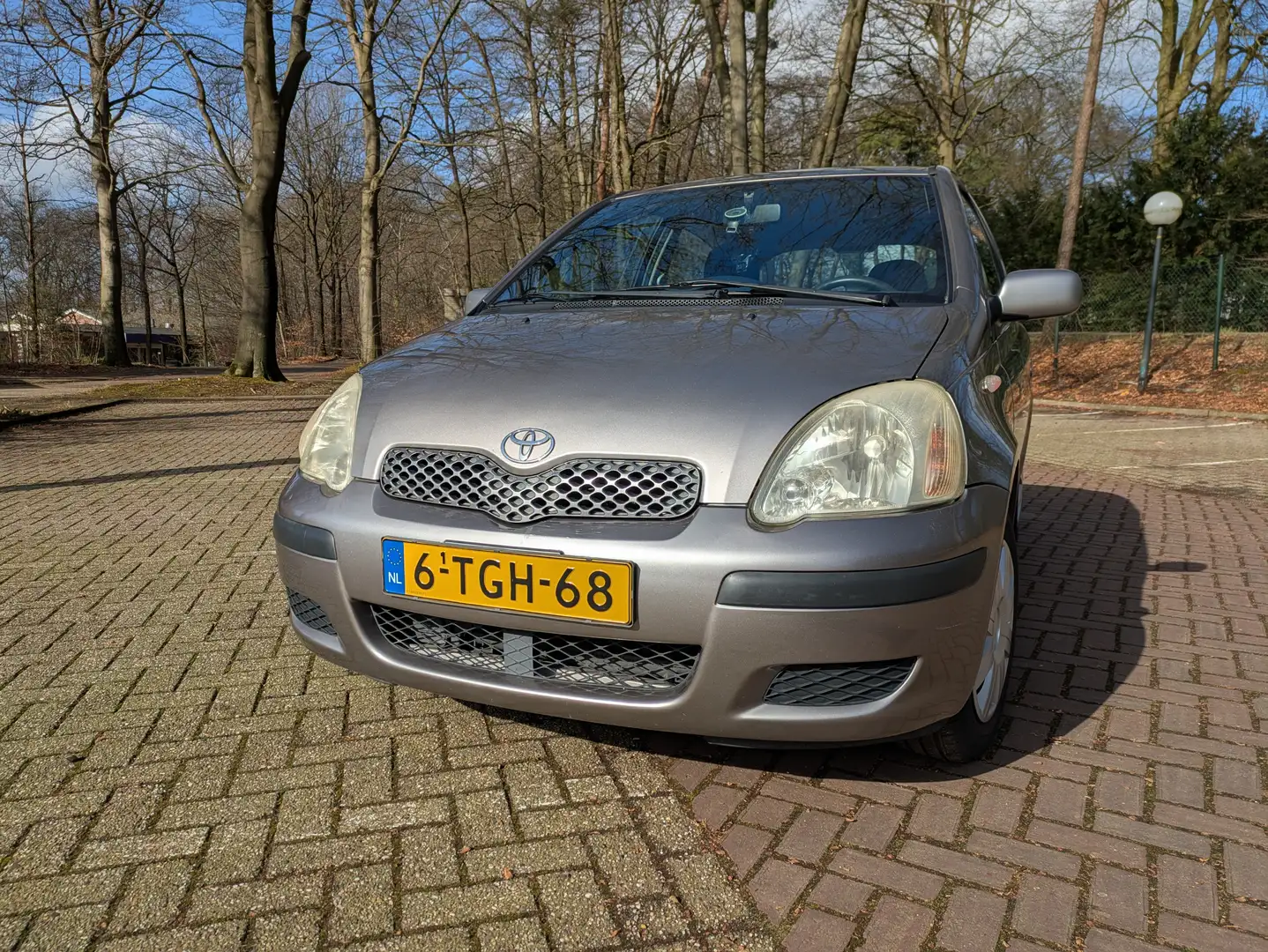 Toyota Yaris Yaris+1.0+VVT-i Grijs - 1