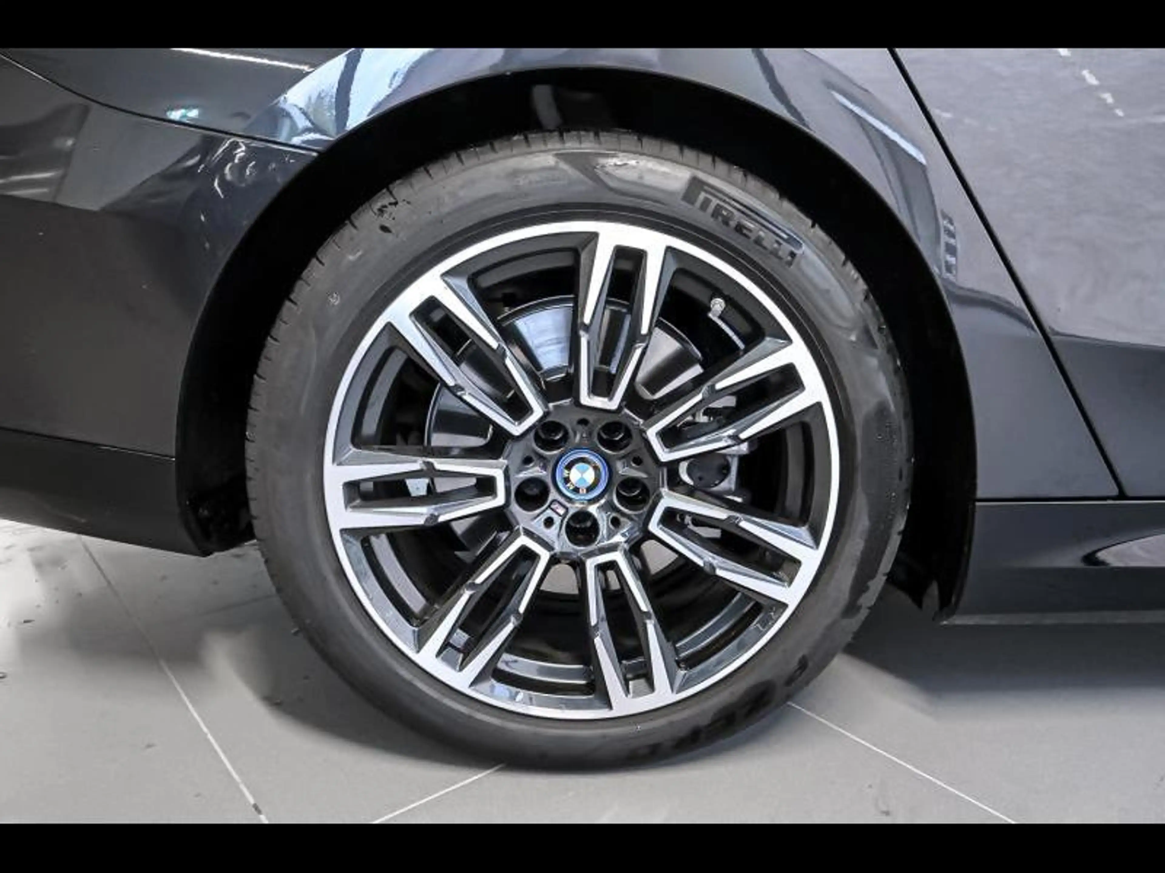BMW i5 eDrive40|Msport|H&K|360Cam|Th|Dass+ — photo 4