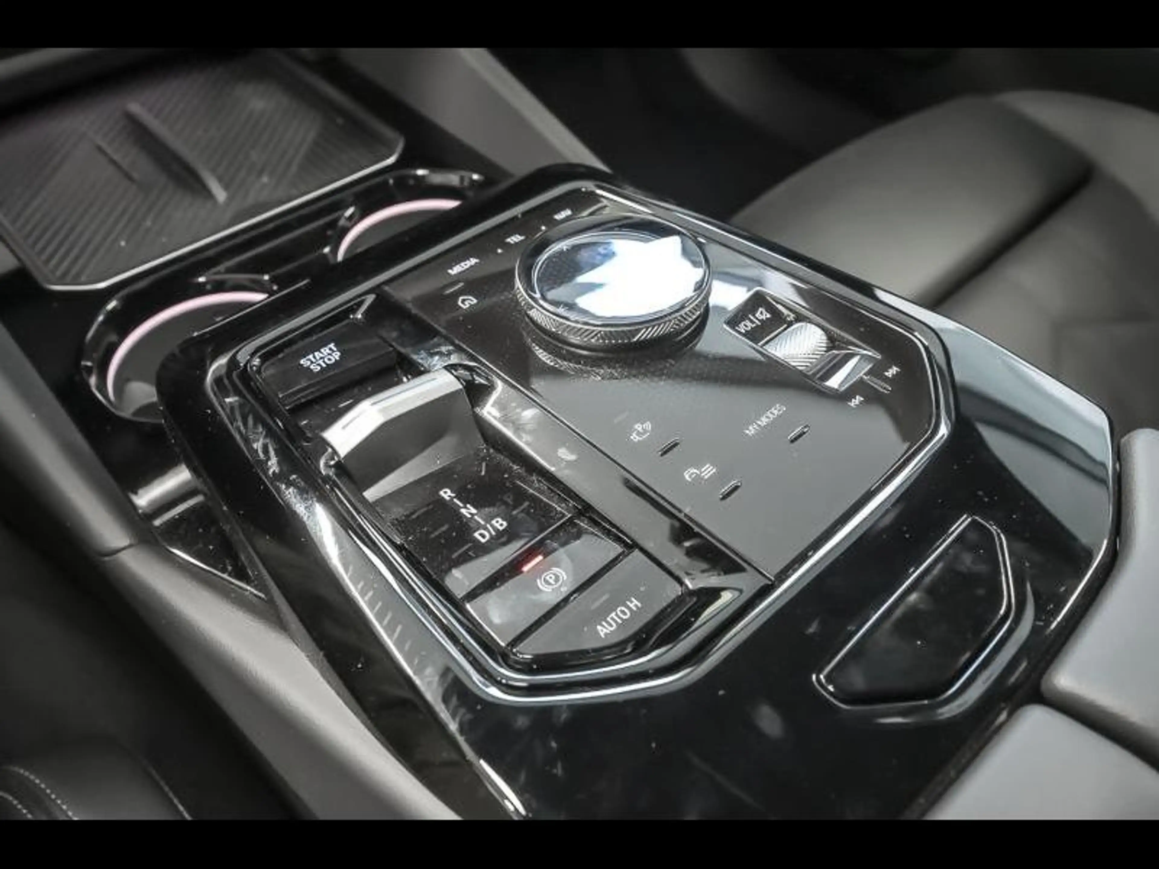 BMW i5 eDrive40|Msport|H&K|360Cam|Th|Dass+ — photo 9