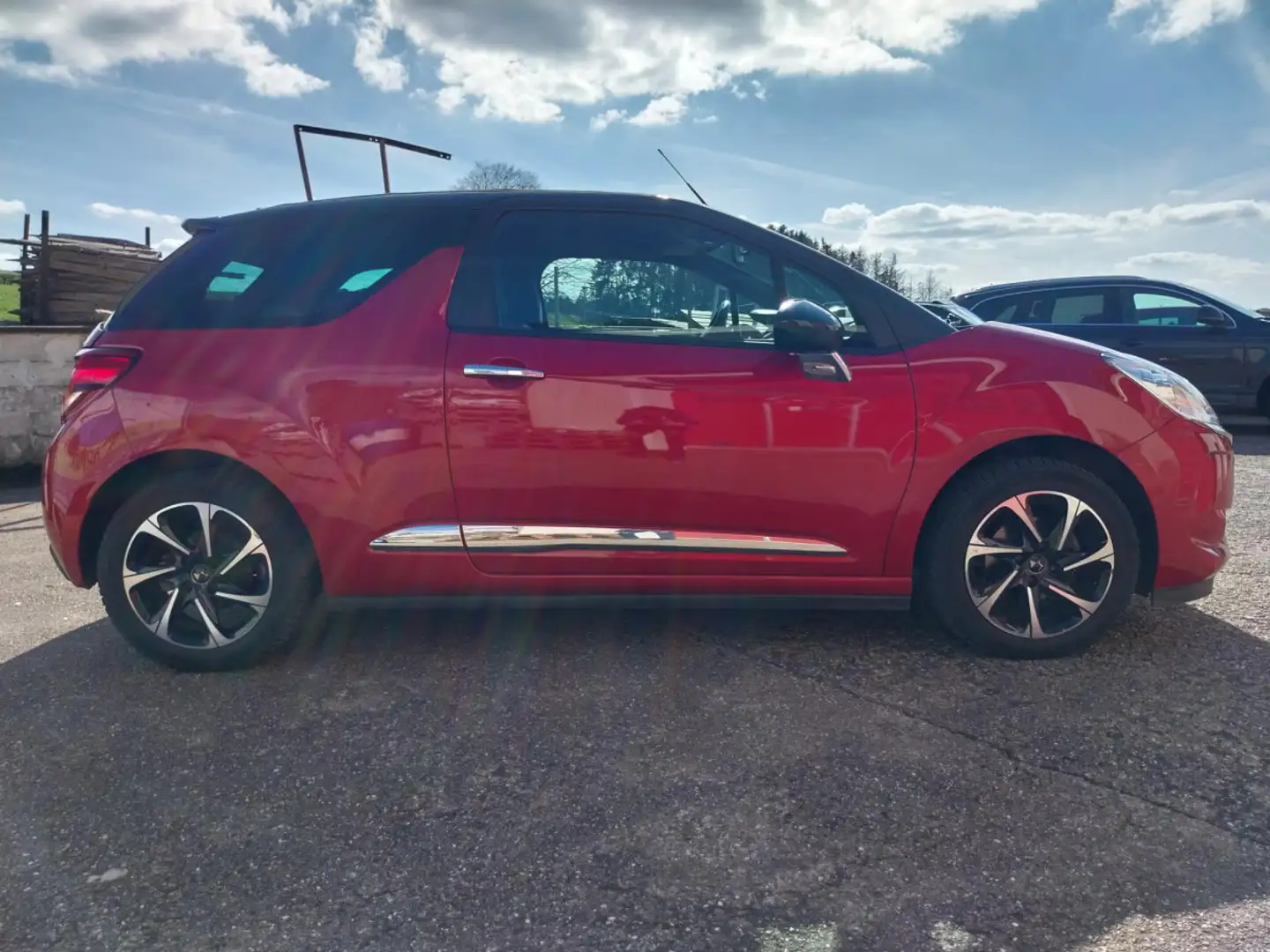 DS Automobiles DS 3 Cabriolet 1.2 Pure Tech 110 So Chic Rot - 2