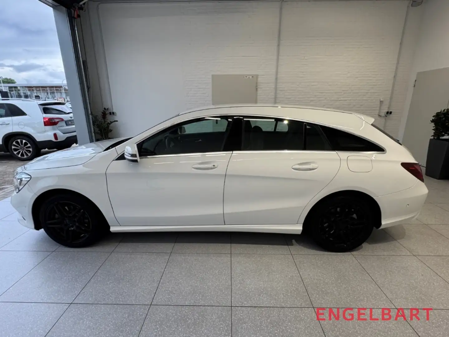 Mercedes-Benz CLA 180 Shooting Brake Business-Paket Blanc - 2