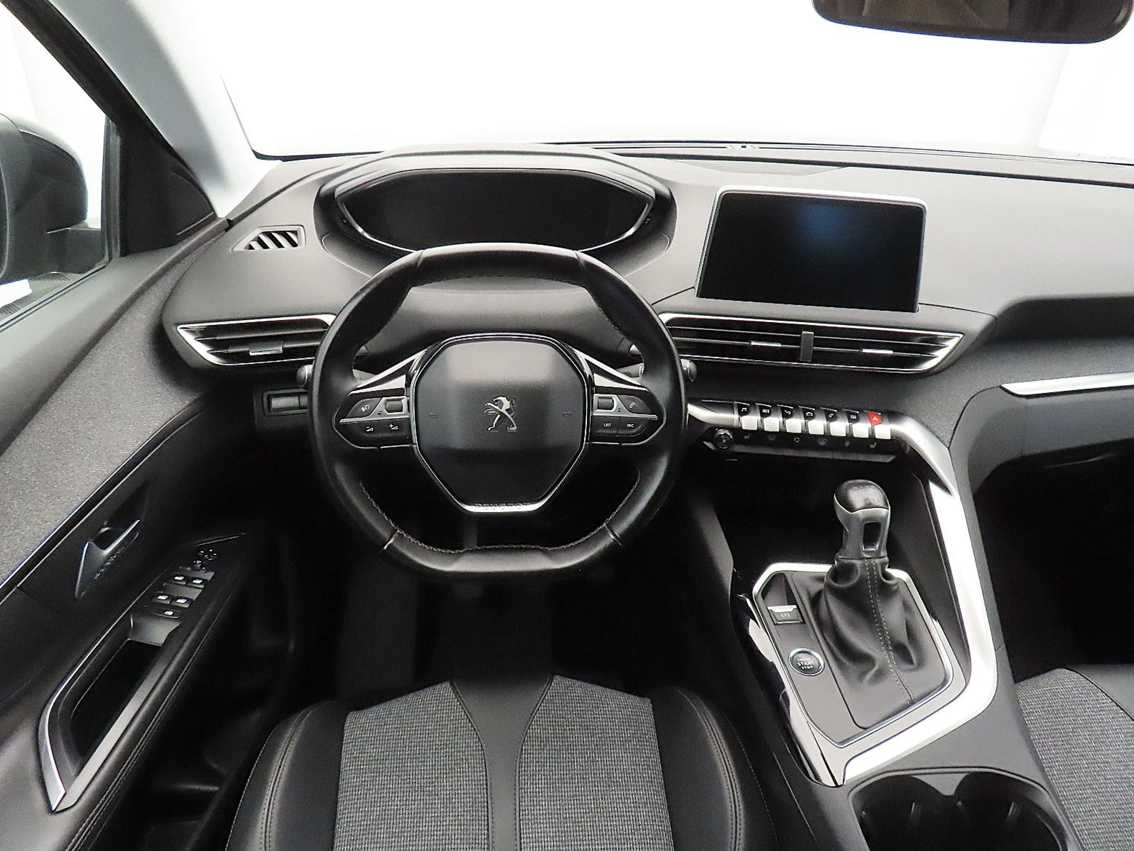 Peugeot 5008 Allure *AHK / 7-Sitzer / LED / Kamera* — photo 11