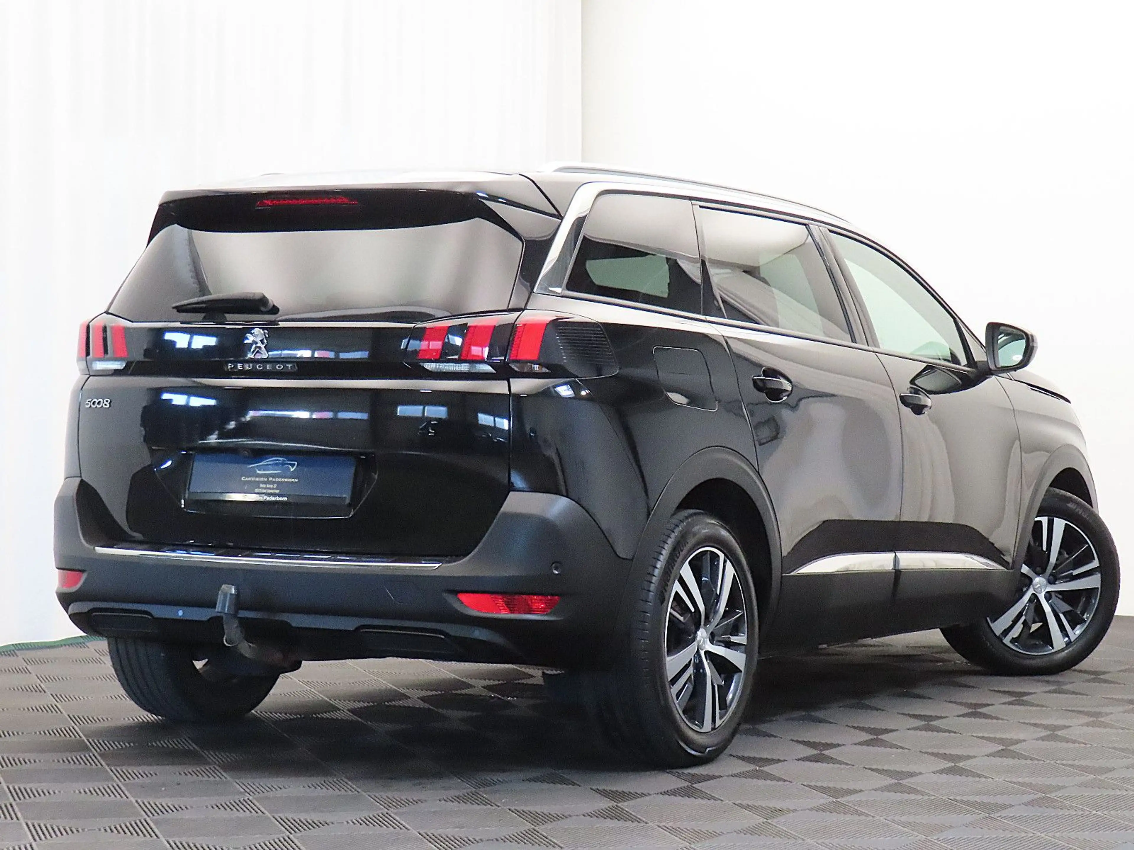 Peugeot 5008 Allure *AHK / 7-Sitzer / LED / Kamera* — photo 6