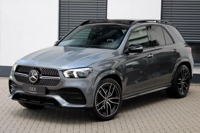 Mercedes-Benz GLE 300 d 4M *AMG STYLING PANO LUFT 360° 21" **