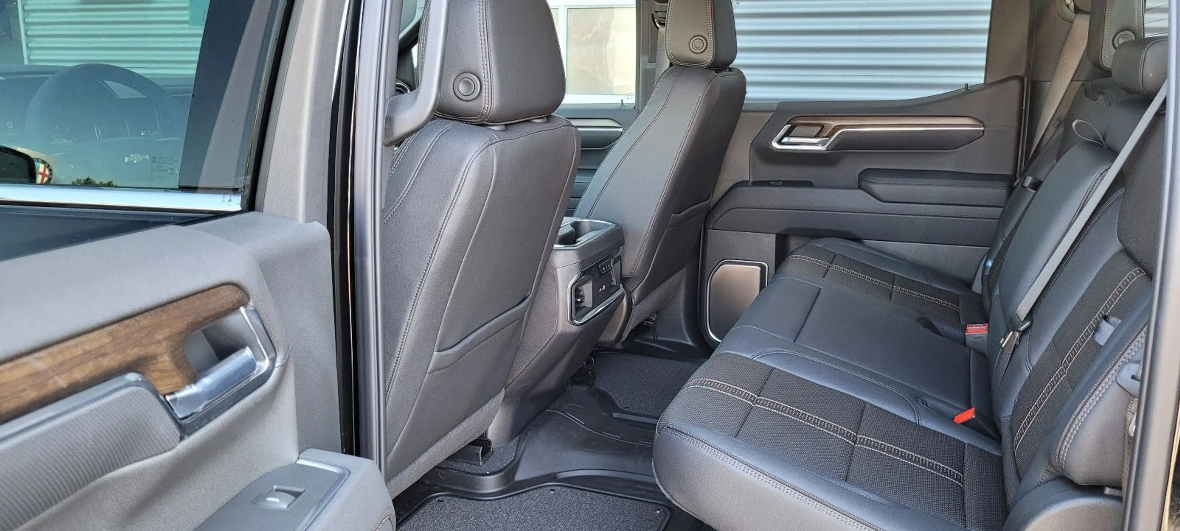 Chevrolet Silverado HIGH COUNTRY 6.2L V8 AWD — photo 8