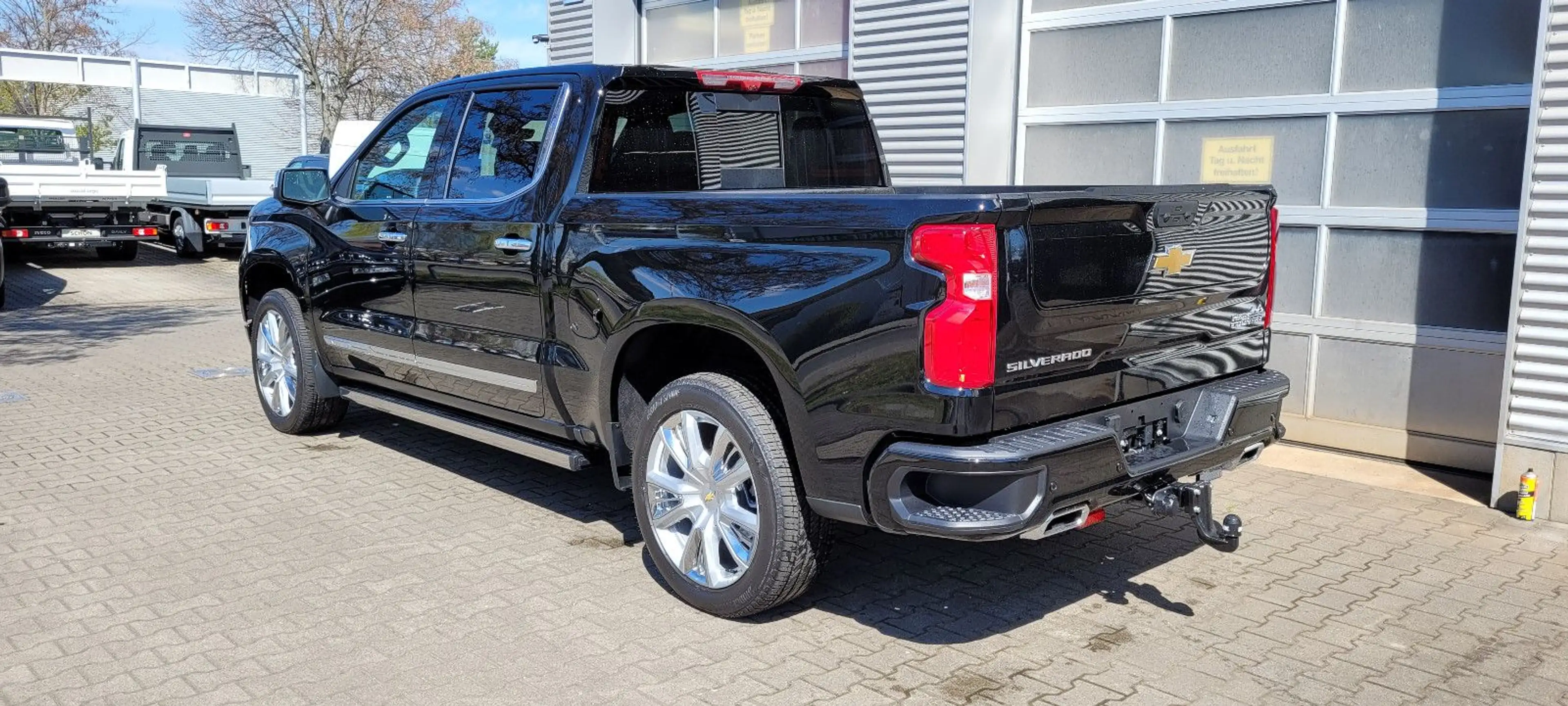 Chevrolet Silverado HIGH COUNTRY 6.2L V8 AWD — photo 4