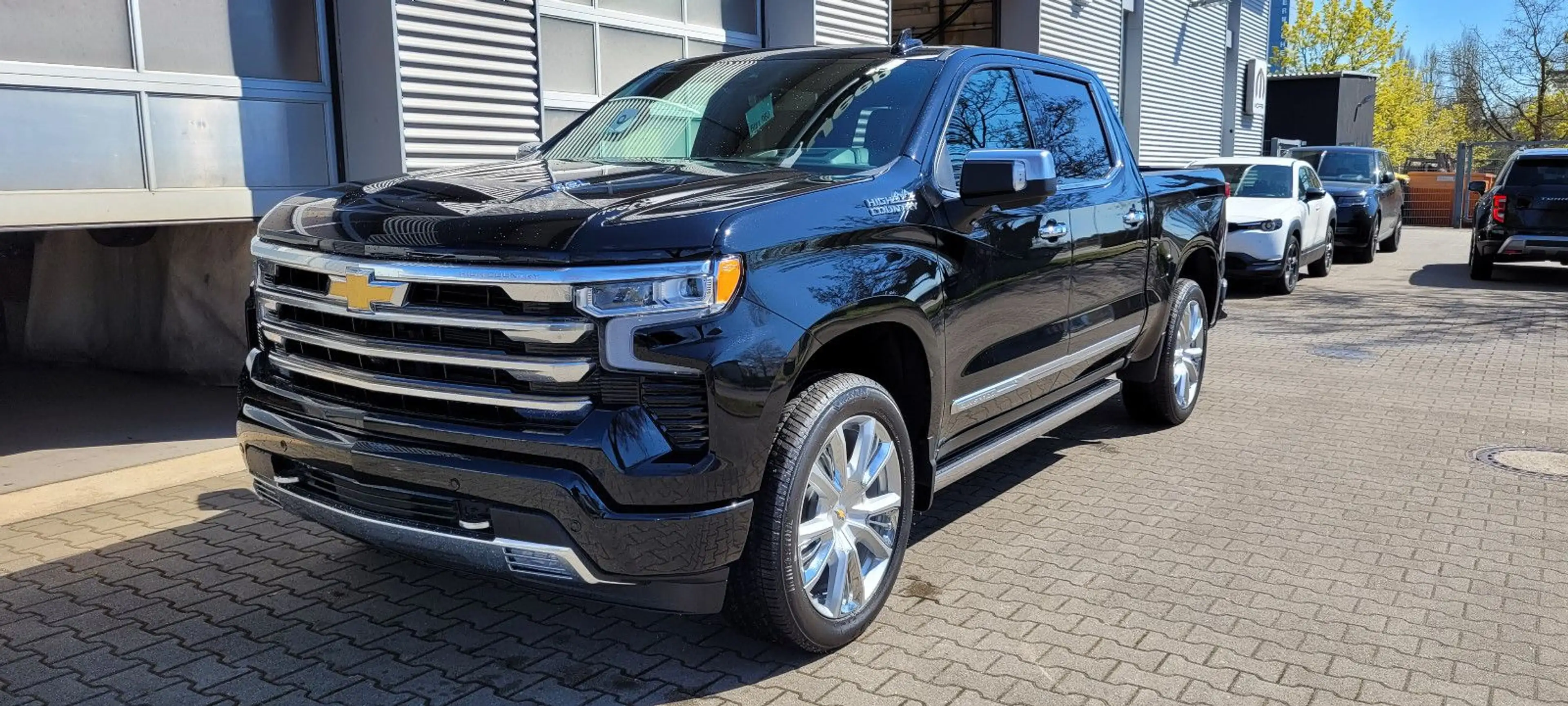 Chevrolet Silverado HIGH COUNTRY 6.2L V8 AWD — photo 2