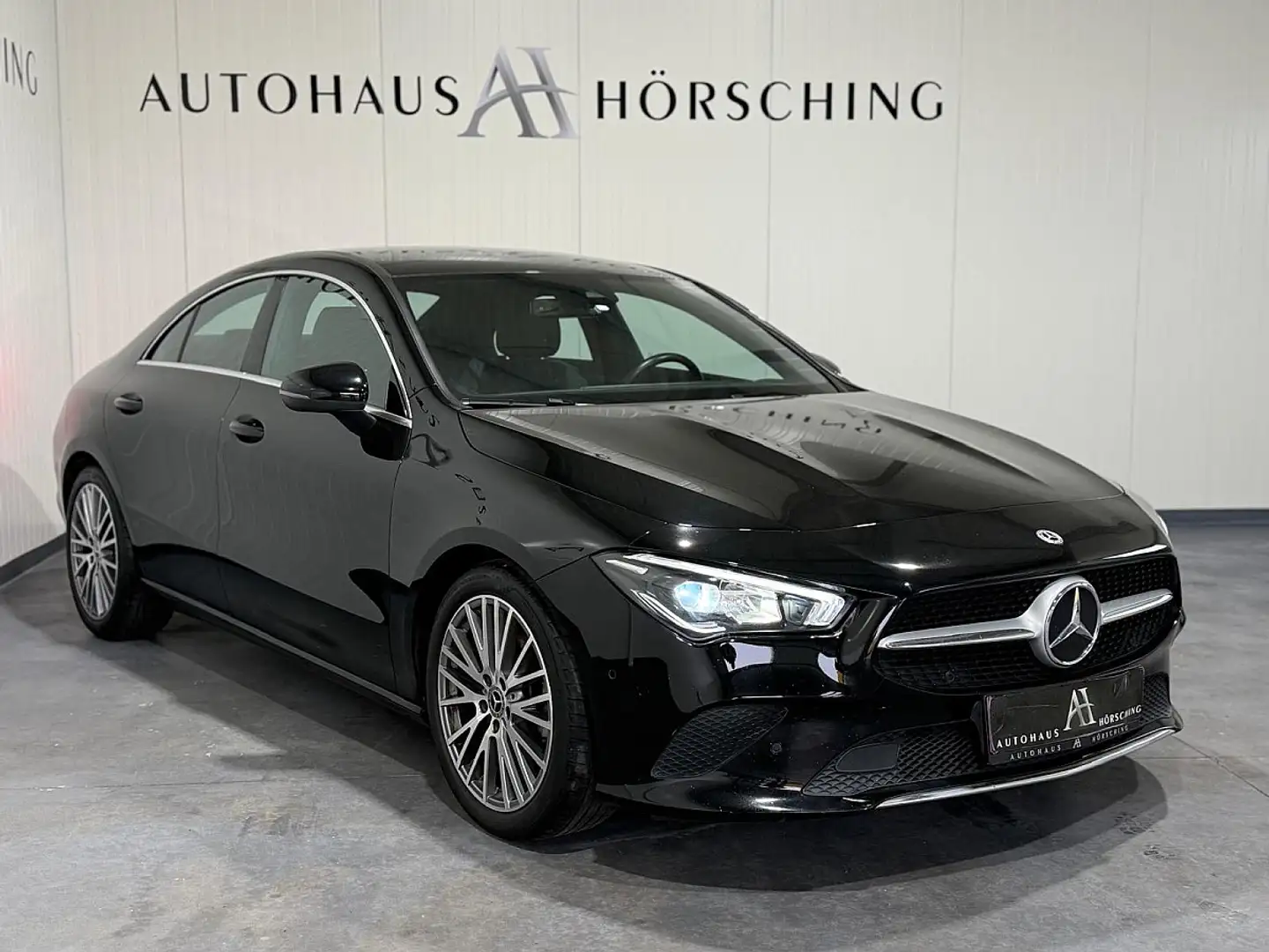 Mercedes-Benz CLA 180 Aut.//Ambiente//Sitzheizung Schwarz - 1
