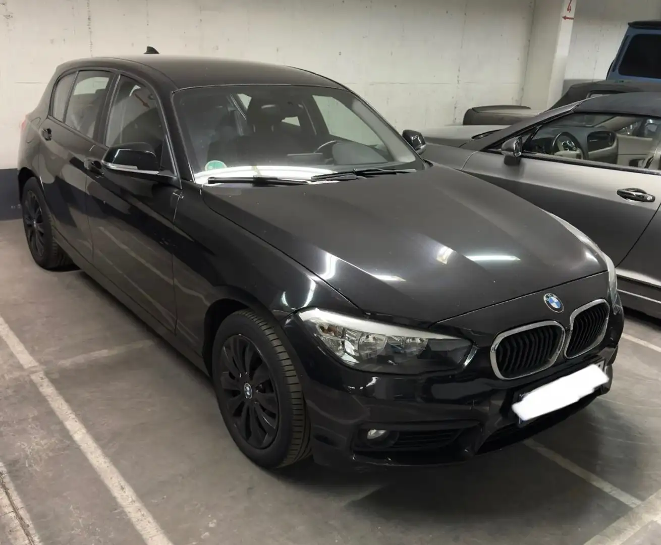 BMW 116 Baureihe 1 Lim. 5-trg. 116 d Advantage Schwarz - 1
