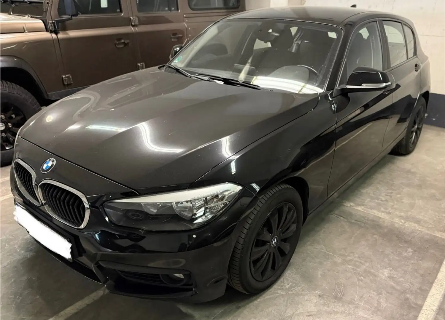BMW 116 Baureihe 1 Lim. 5-trg. 116 d Advantage Schwarz - 2