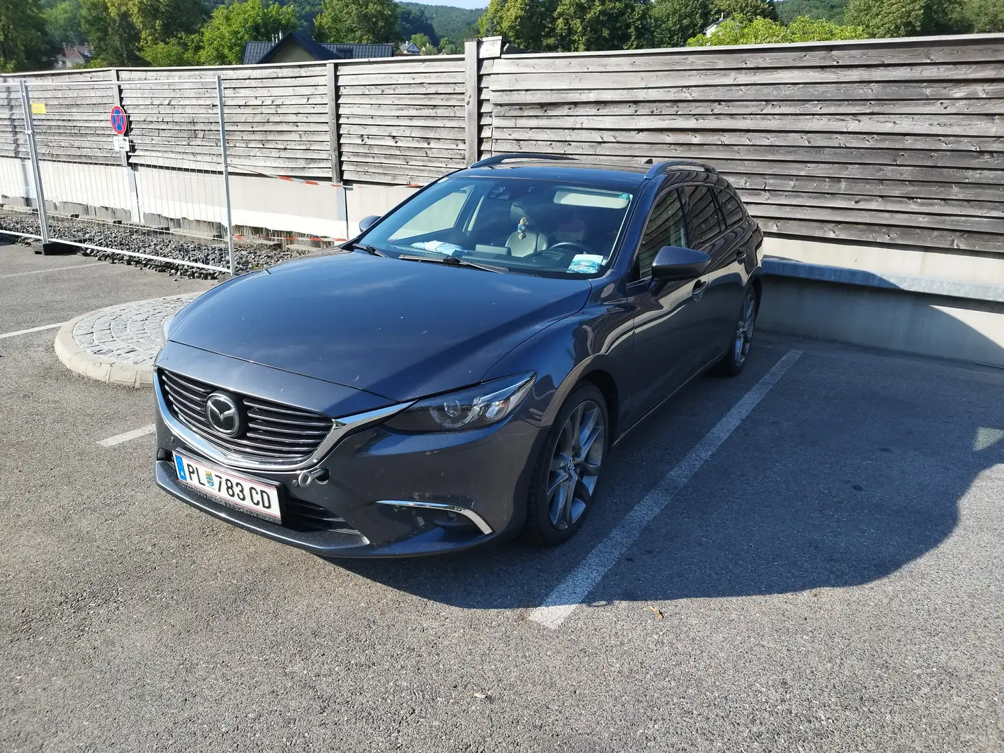 Mazda 6 Sport Combi CD175 Revolution Top AWD Aut. Grau - 2