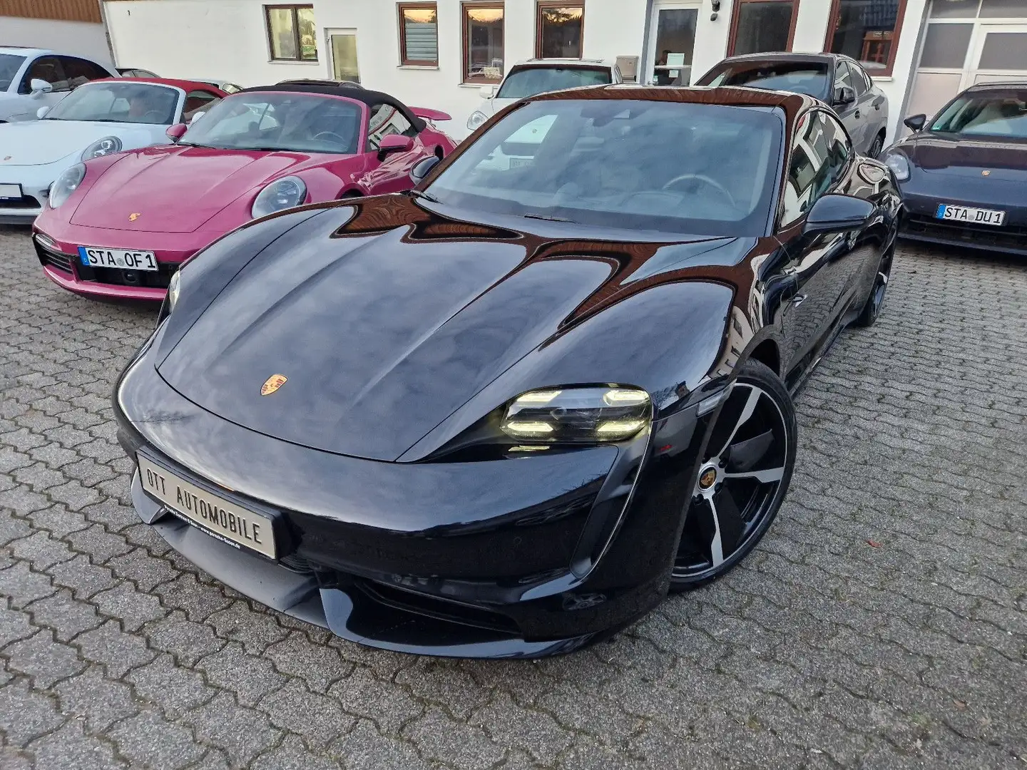 Porsche Taycan TAYCAN TURBO "APPROVED" EXCLUSIV,21ZOLL,BRD,1.HD Schwarz - 1