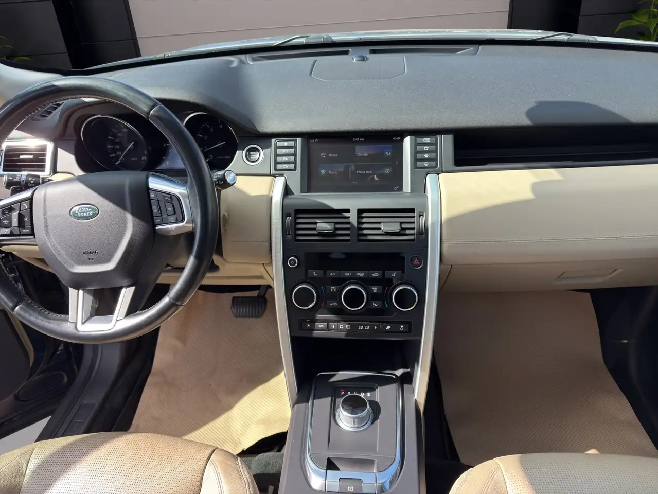 Land Rover Discovery Sport снимка Land Rover Discovery Sport