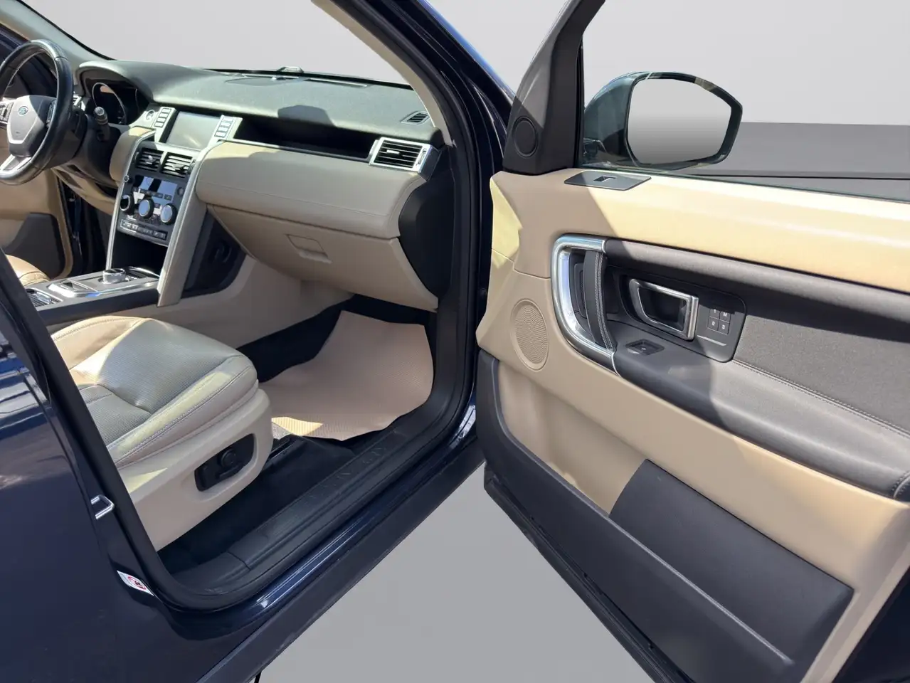 Land Rover Discovery Sport снимка Land Rover Discovery Sport