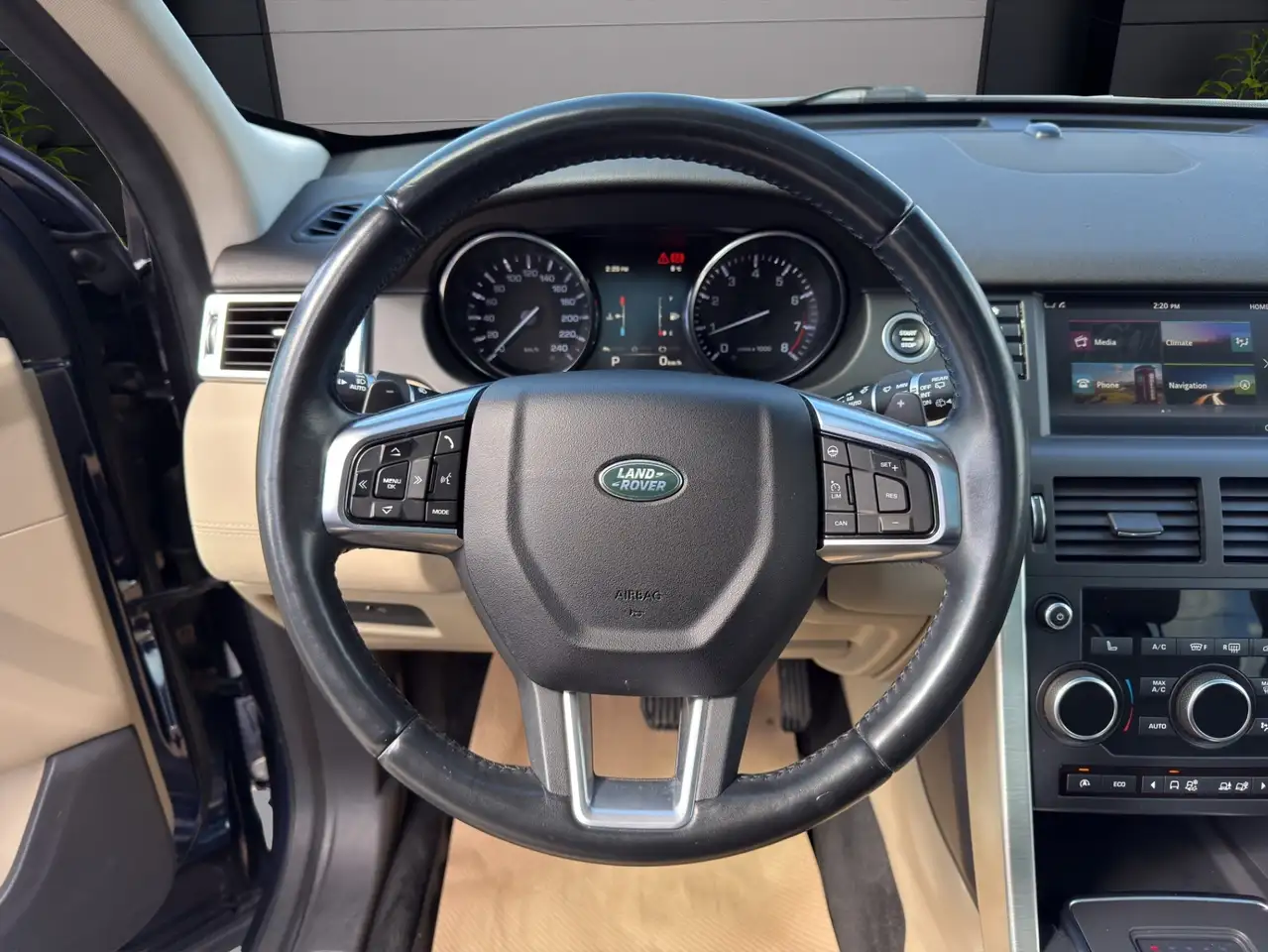 Land Rover Discovery Sport снимка Land Rover Discovery Sport