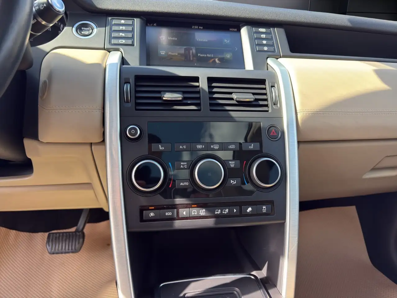 Land Rover Discovery Sport снимка Land Rover Discovery Sport