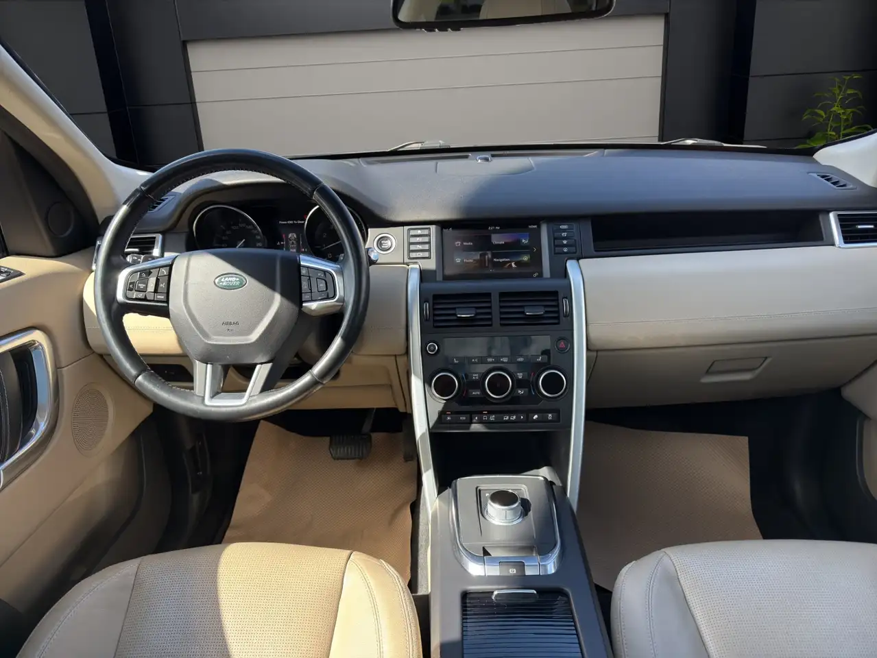 Land Rover Discovery Sport снимка Land Rover Discovery Sport