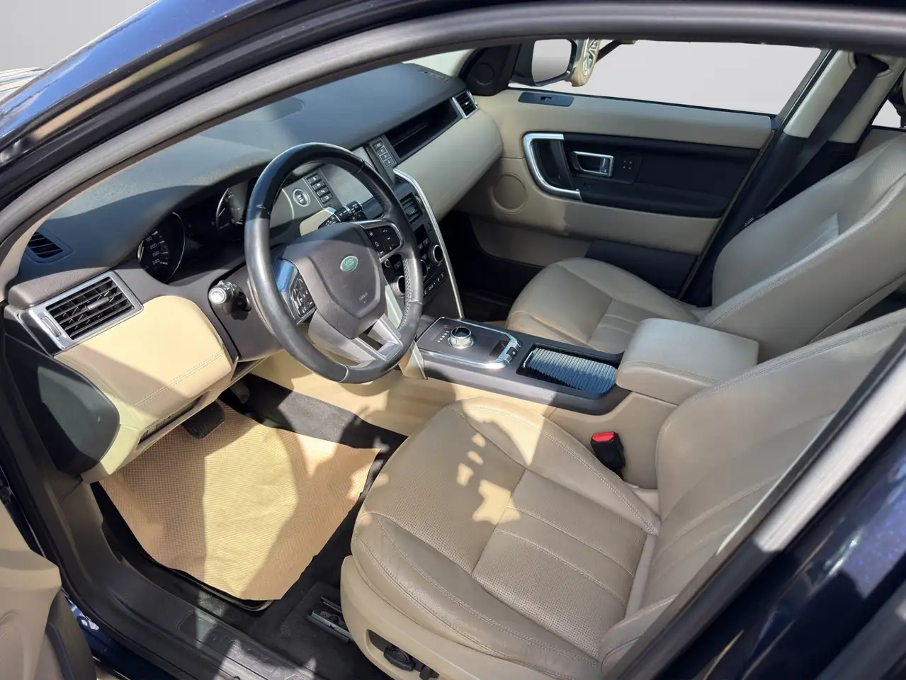 Land Rover Discovery Sport снимка Land Rover Discovery Sport