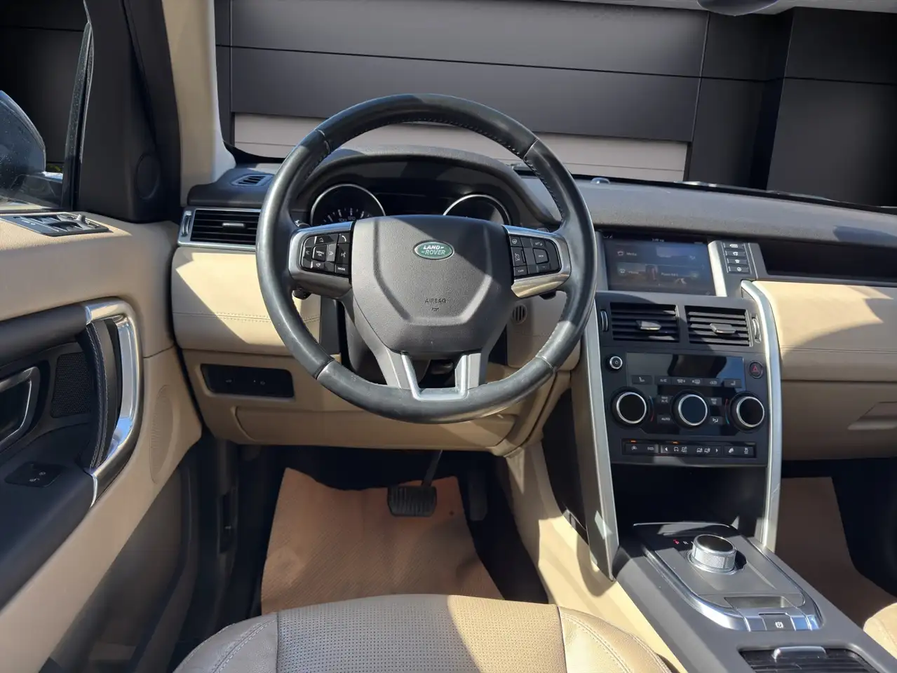 Land Rover Discovery Sport снимка Land Rover Discovery Sport