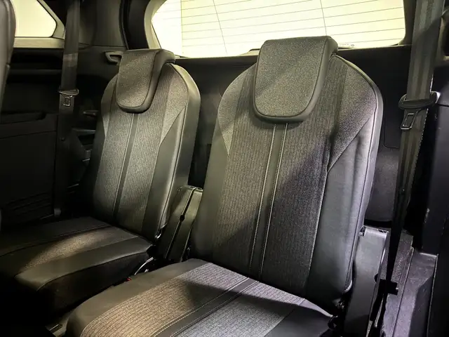 Peugeot 5008 view 11