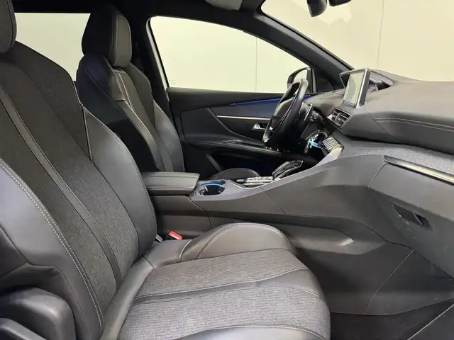 Peugeot 5008 view 2