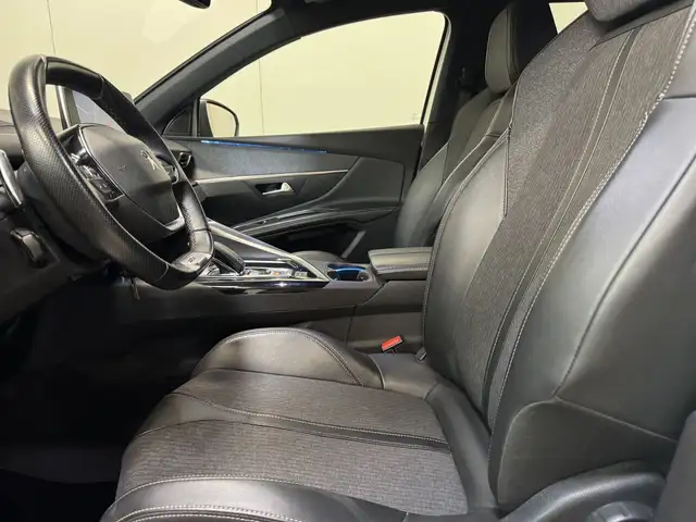 Peugeot 5008 view 9