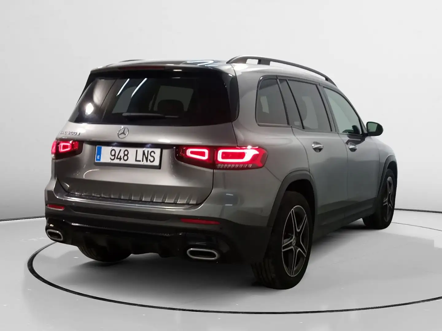 Mercedes-Benz GLB 200 200d AMG Line Gris - 2