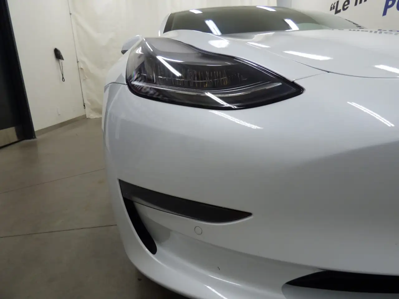 Tesla Model 3 снимка Tesla Model 3